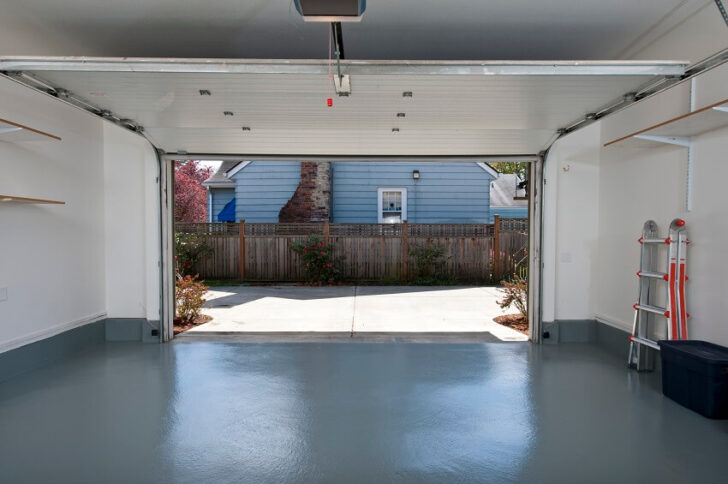 Pros and Cons of Insulating a Garage