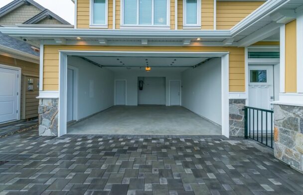 Pros and Cons of Insulating a Garage