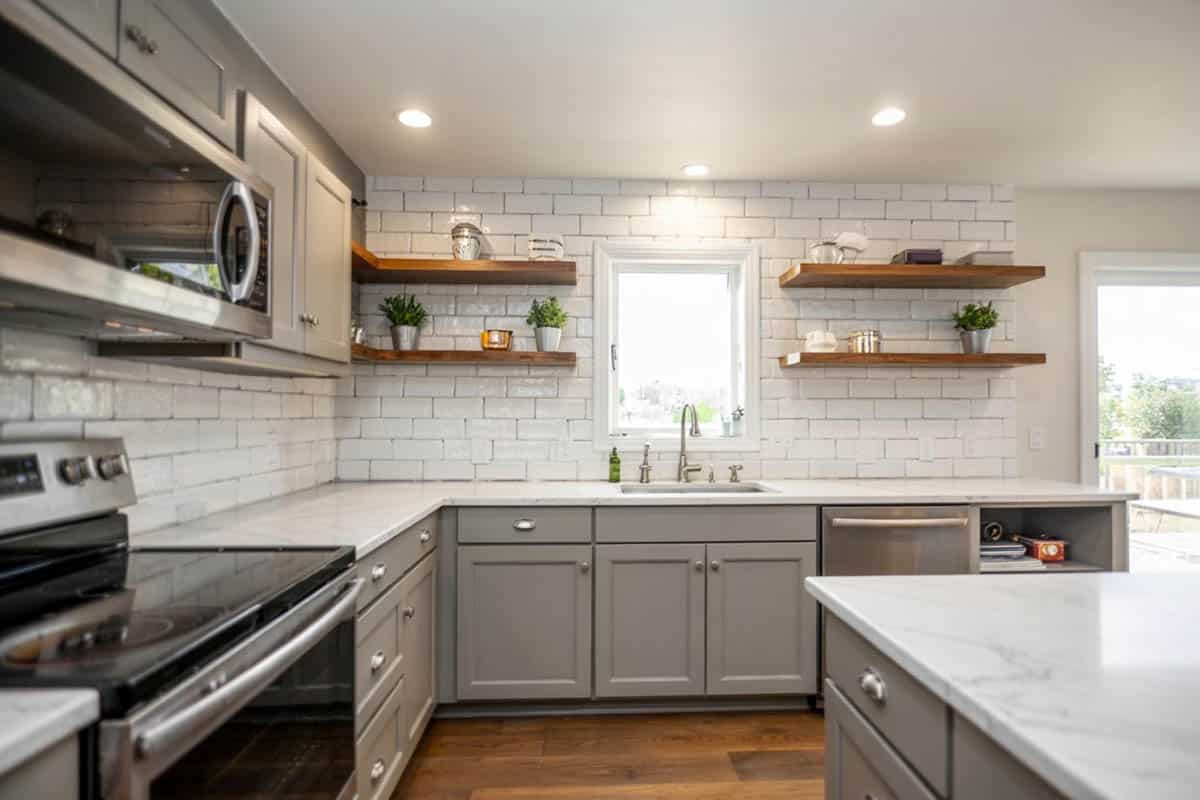 Offset pattern tiles