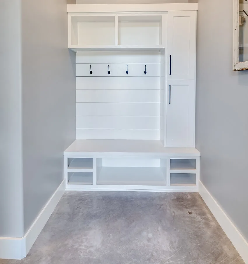 Mudroom Flooring Ideas (10 Best Materials To Use) - Designing Idea