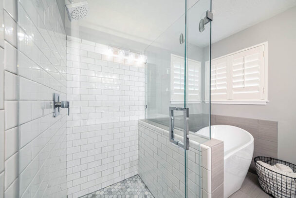 Subway Tile Bathroom (Design Ideas)