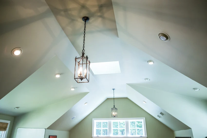 Vaulted ceiling with pendant lighting 