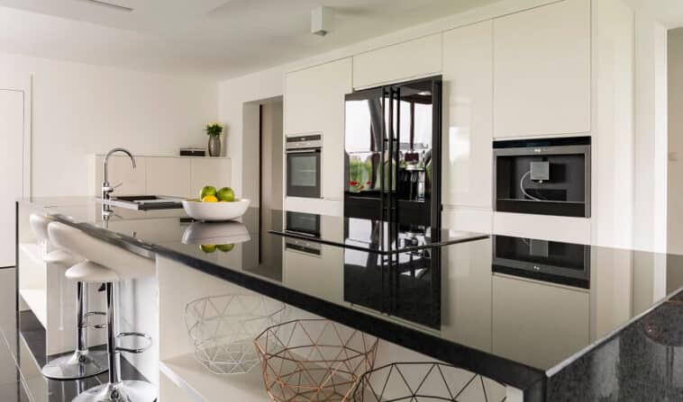 kitchen-color-schemes-with-black-appliances