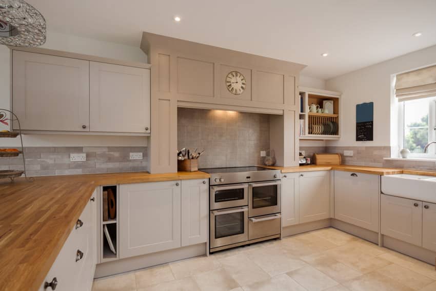 Kitchen with travertine tiles