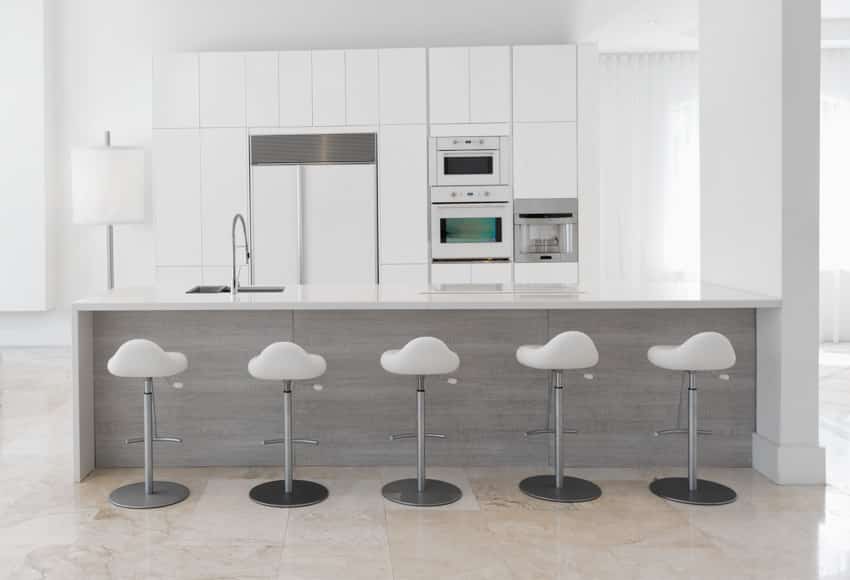 Kitchen with marble tiles