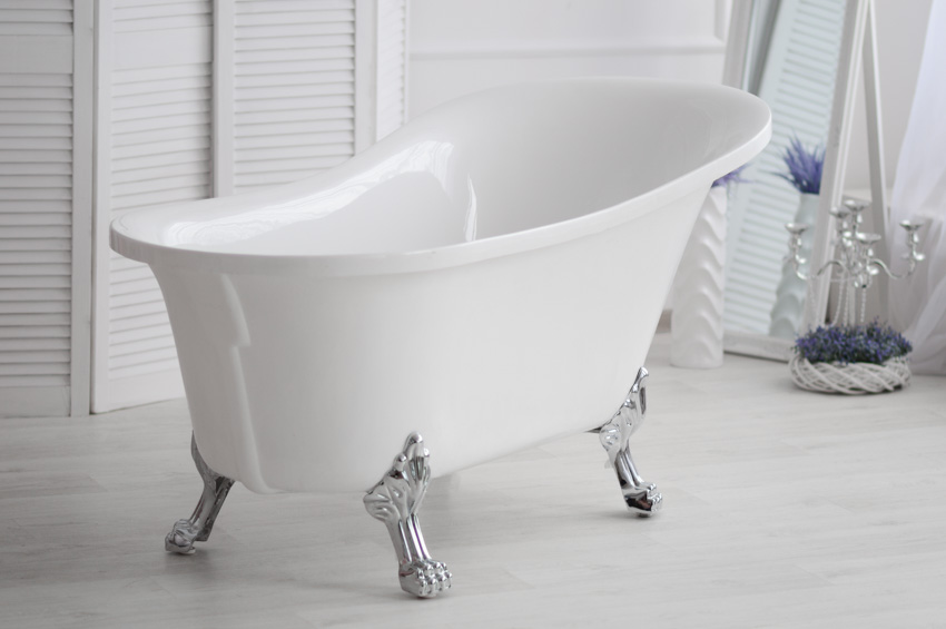 Acrylic tub for bathrooms with metal legs