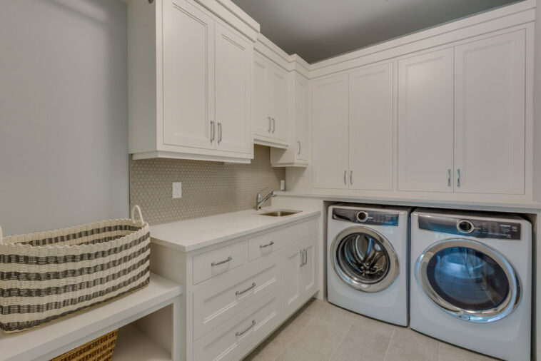 Laundry Room Backsplash (7 Materials & Designs)