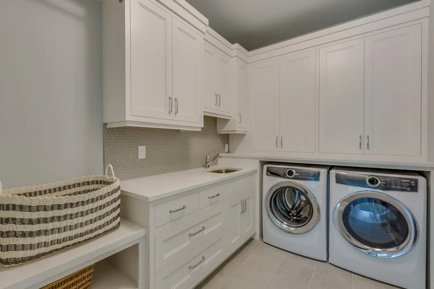 Laundry Room Backsplash (Materials & Designs) - Designing Idea