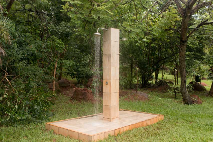 Shower pillar with tile platform