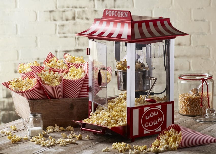 Popcorn maker with paper containers