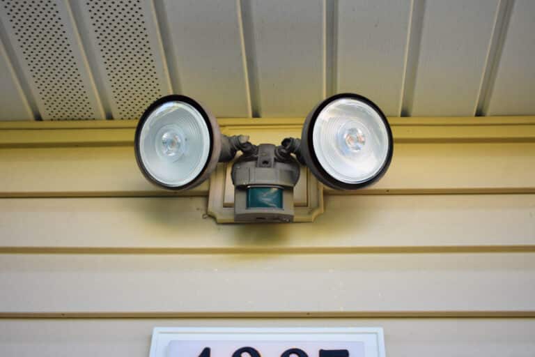 Types Of Flood Lights (Fixtures & Bulb Options)
