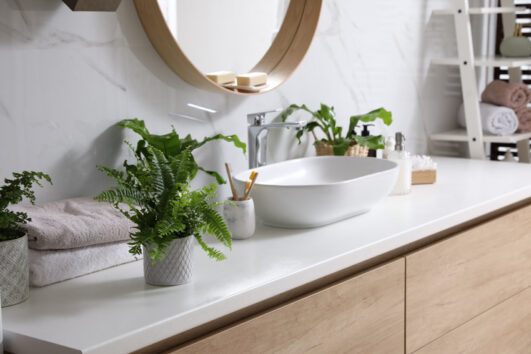 25 Bathroom Essentials (Must Haves & Checklist)