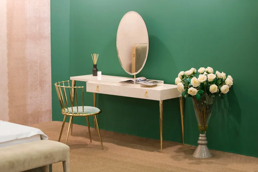 Dressing table
