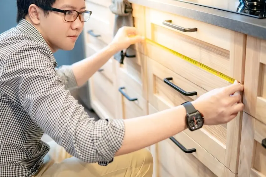 measuring kitchen cabinet door