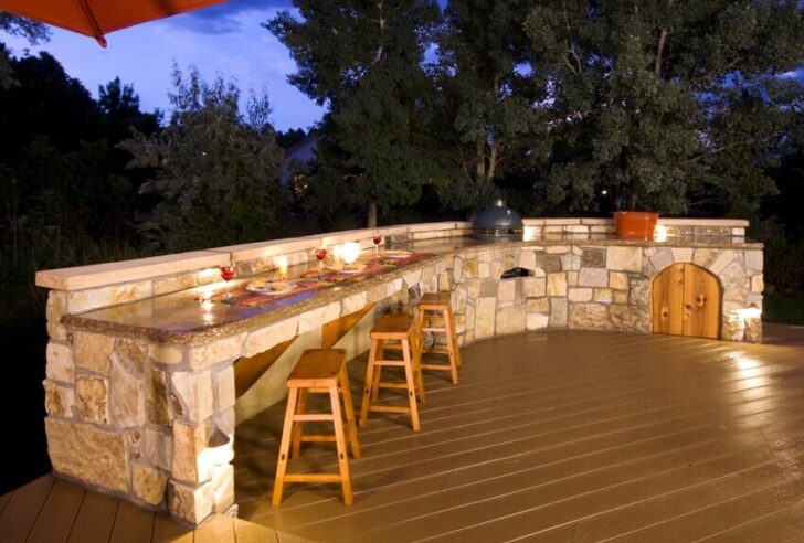 Flagstone Countertops (Outdoor Kitchen Ideas)