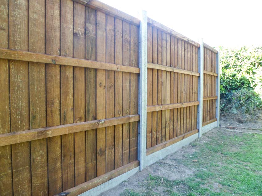 Wood overlapping fence for backyards and house exteriors