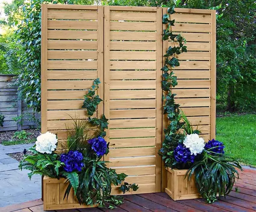 Wood stand-alone partition for outdoor pergolas
