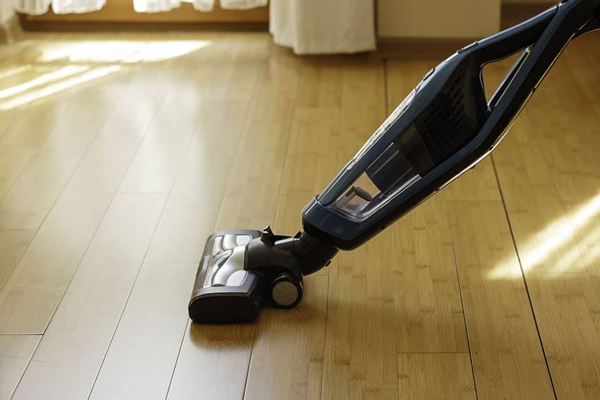 Vacuum cleaning floor