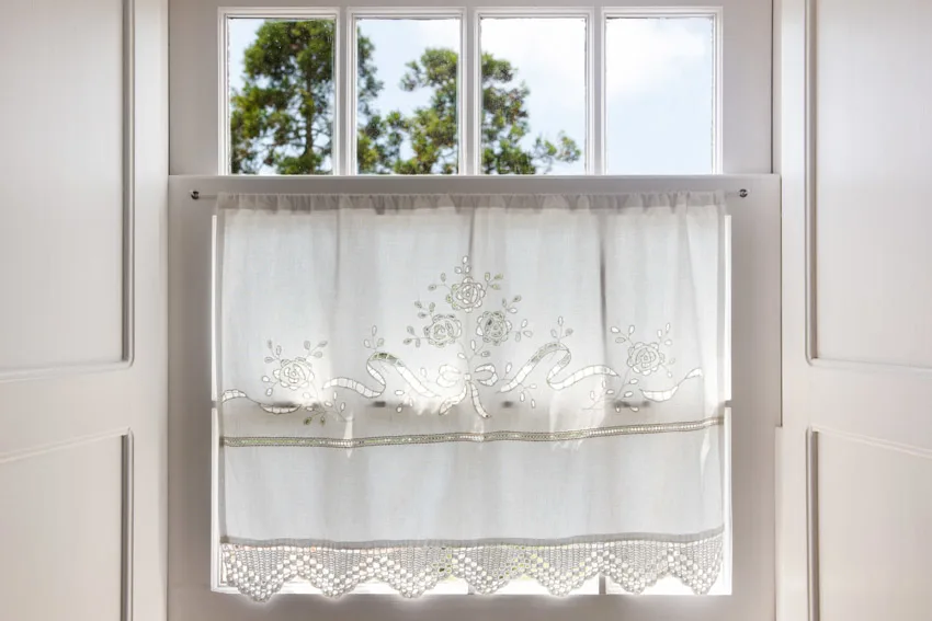 White tier cafe curtains with lace details