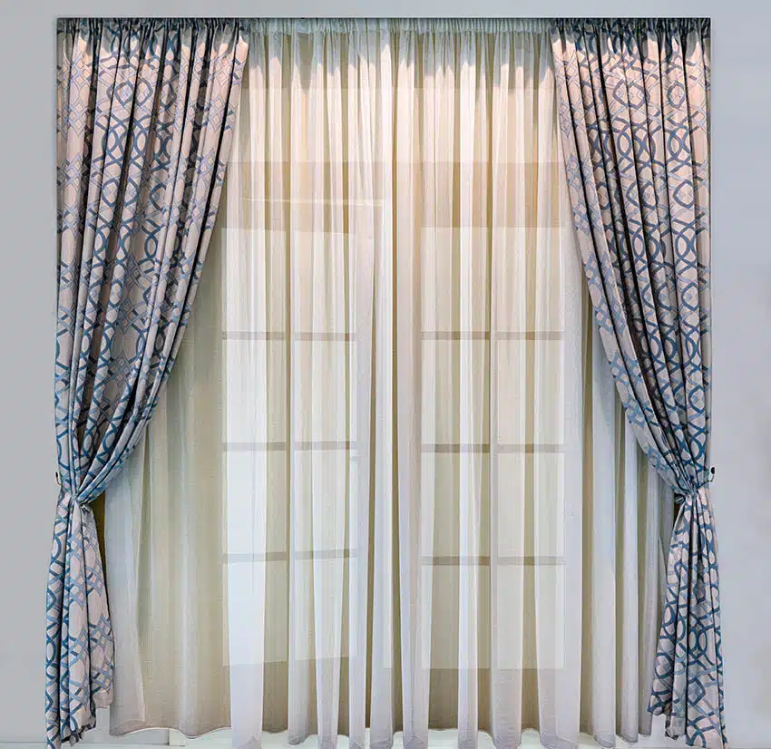 Jacquard curtain with sheer layer