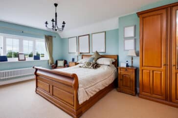 Bed Footboard (Pros and Cons & Features) - Designing Idea