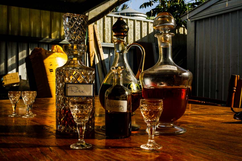 Different decanter types on top of table