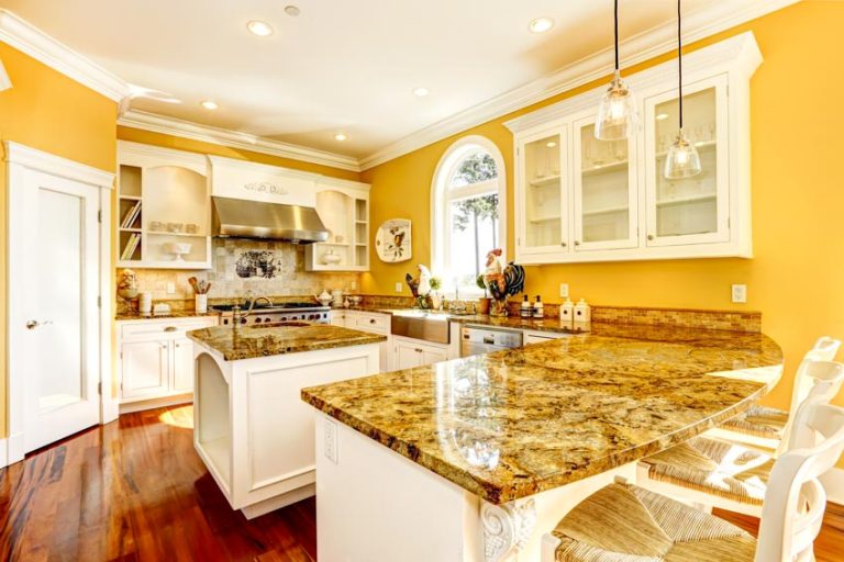 15 Uplifting Yellow Kitchen Walls (Paint Color Ideas)