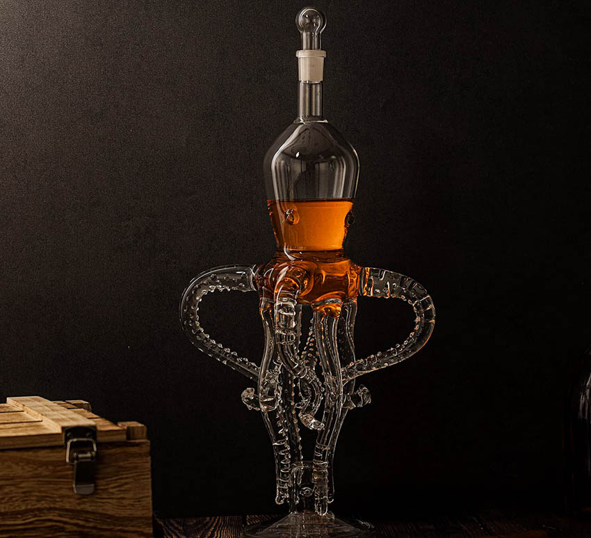 Octopus decanter for home bars