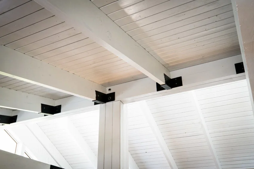 Beadboard design for the ceiling
