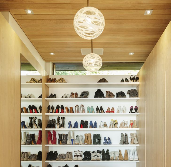 Closet Chandelier Ideas (7 Styles & Lighting Designs)