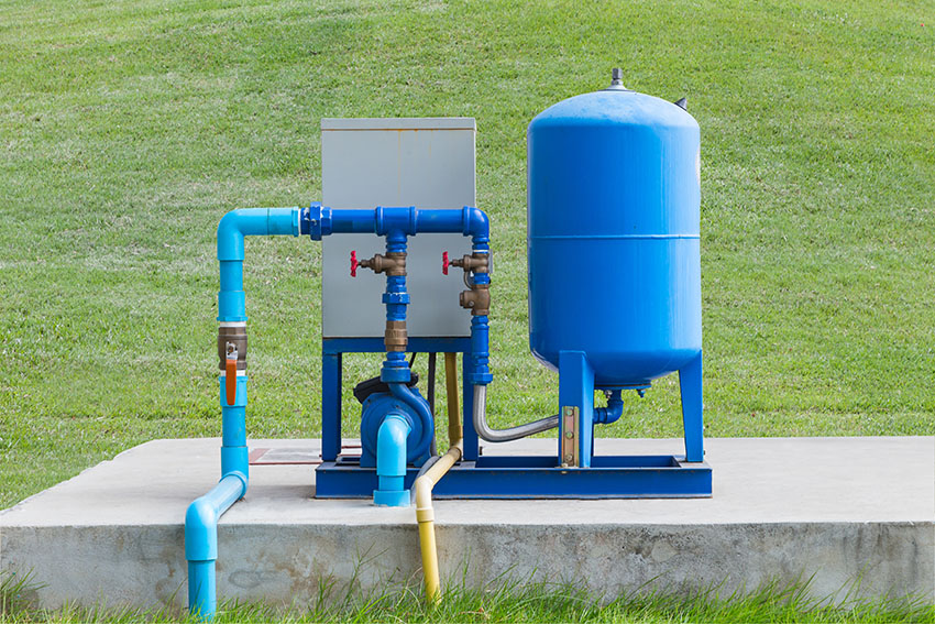 Water pump system with small tank