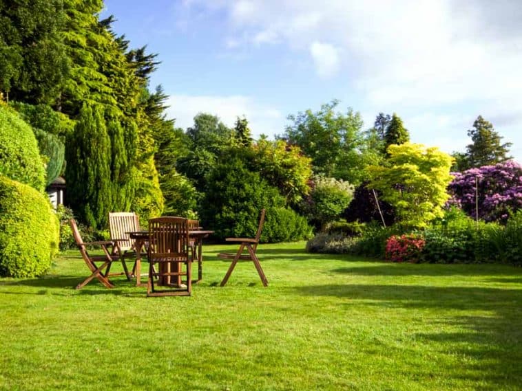 7 Effective Outdoor Furniture Seating Ideas On Grass