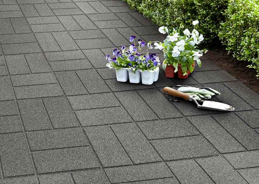 Outdoor walkway made up of rubber pavers