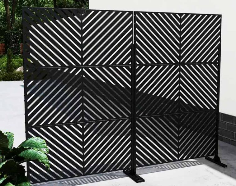 15 Hot Tub Privacy Wall Ideas To Block the Neighbors