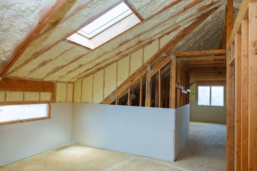 Roof thermal insulation at the attic
