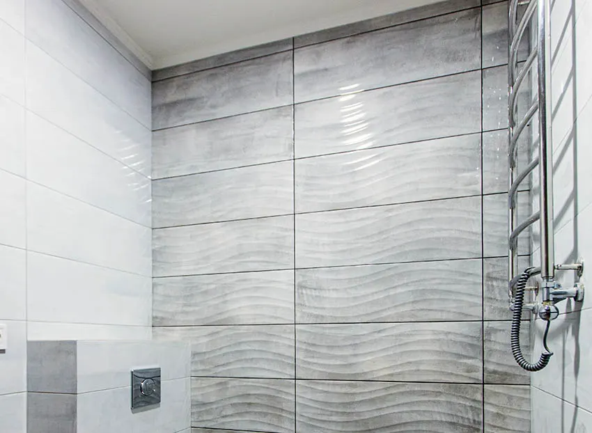Shower with wavy tile