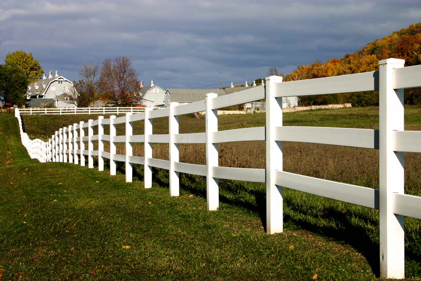 Fence with several barn structures
