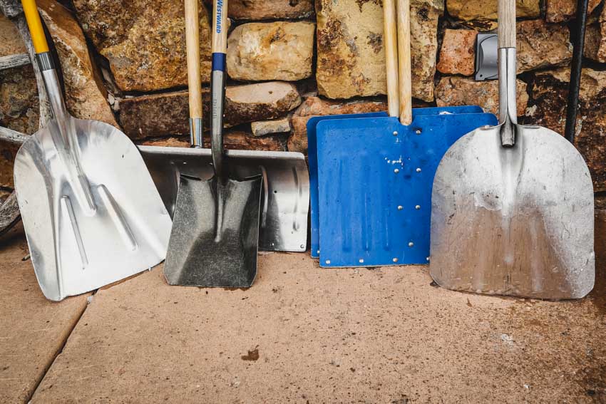 Different types of shovels for residential use