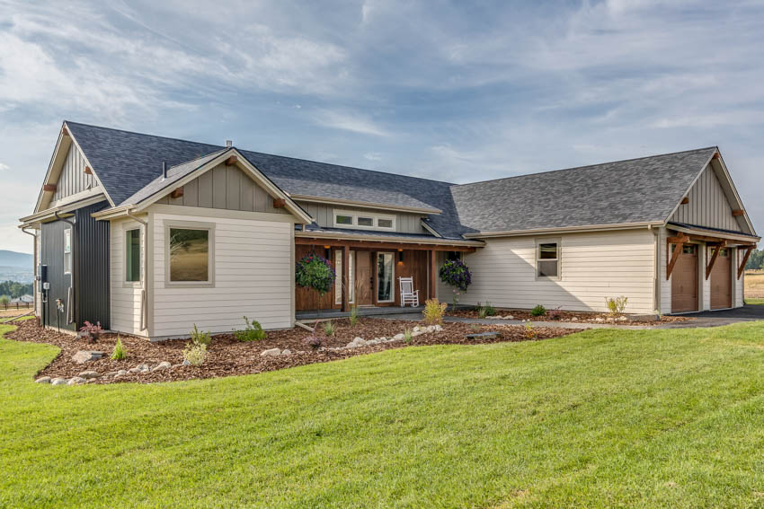 ranch style houses with wrap around porch