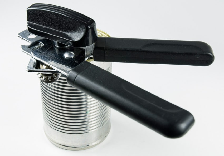 Side cut can opener