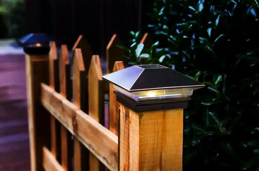 Solar post light