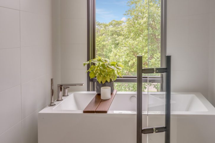 Half Glass Shower Door For Bathtub Pros And Cons
