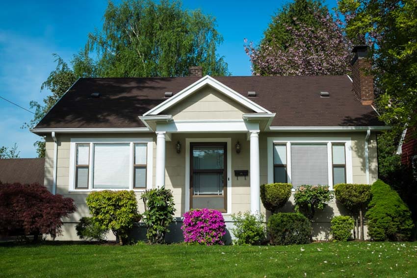 Craftsman house with pillars in front