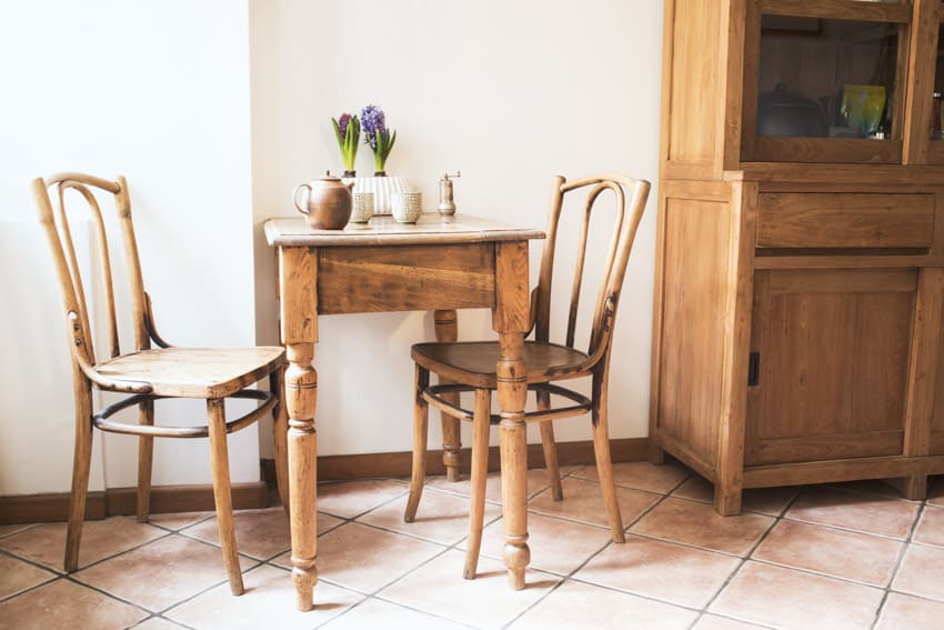 Simple dining space with Mexican pine crafted furniture