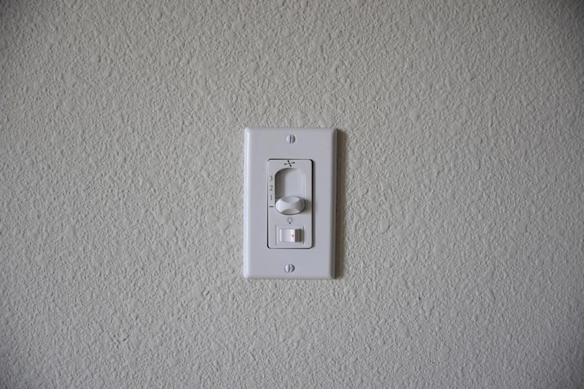 Slide dimmer with preset