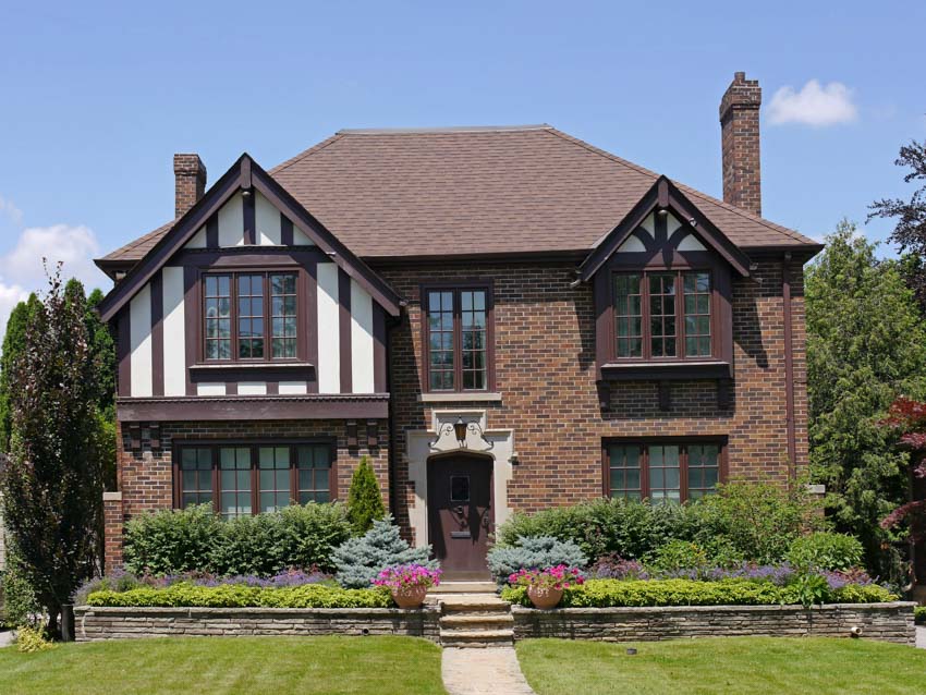 Tudor house with walls made of bricks