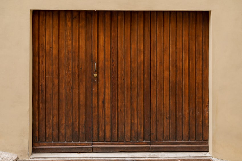 DIY bifold garage doors made of wood for residential properties