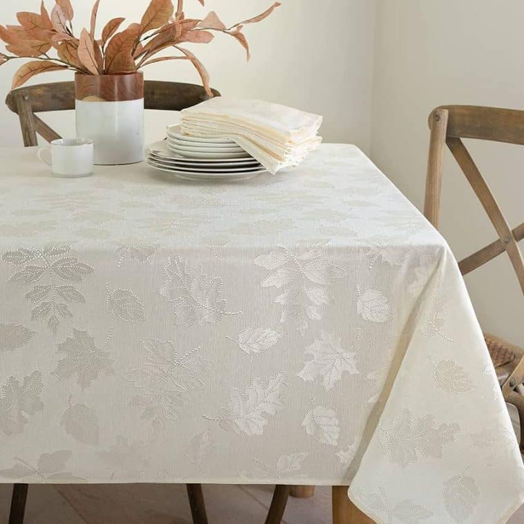 Tablecloth Fabric (Types & Materials)