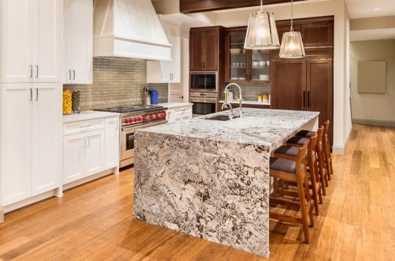 Colonial Kitchen (Door Styles & Hardware)