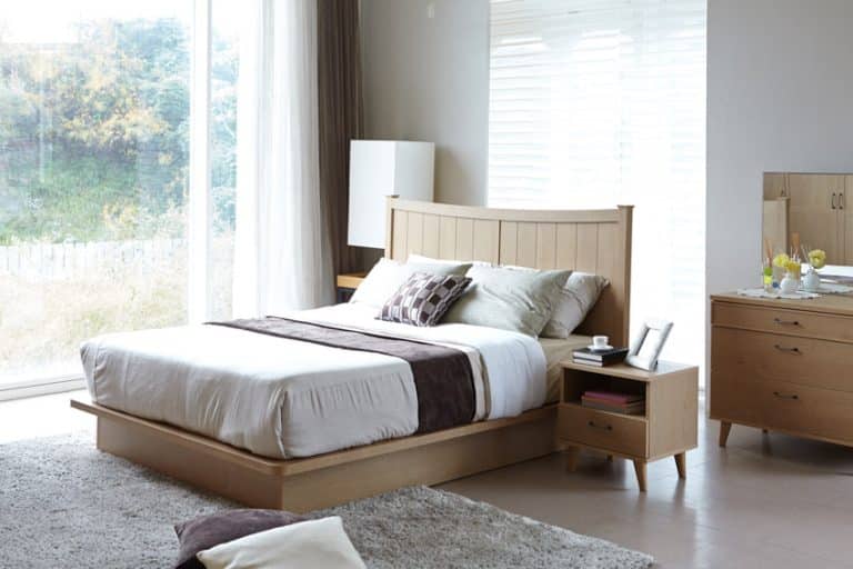 Oak Bedroom Furniture (Wood Types & Styles)